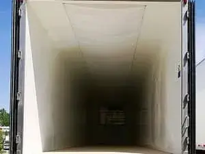 Грузовой отсек с задней загрузкой